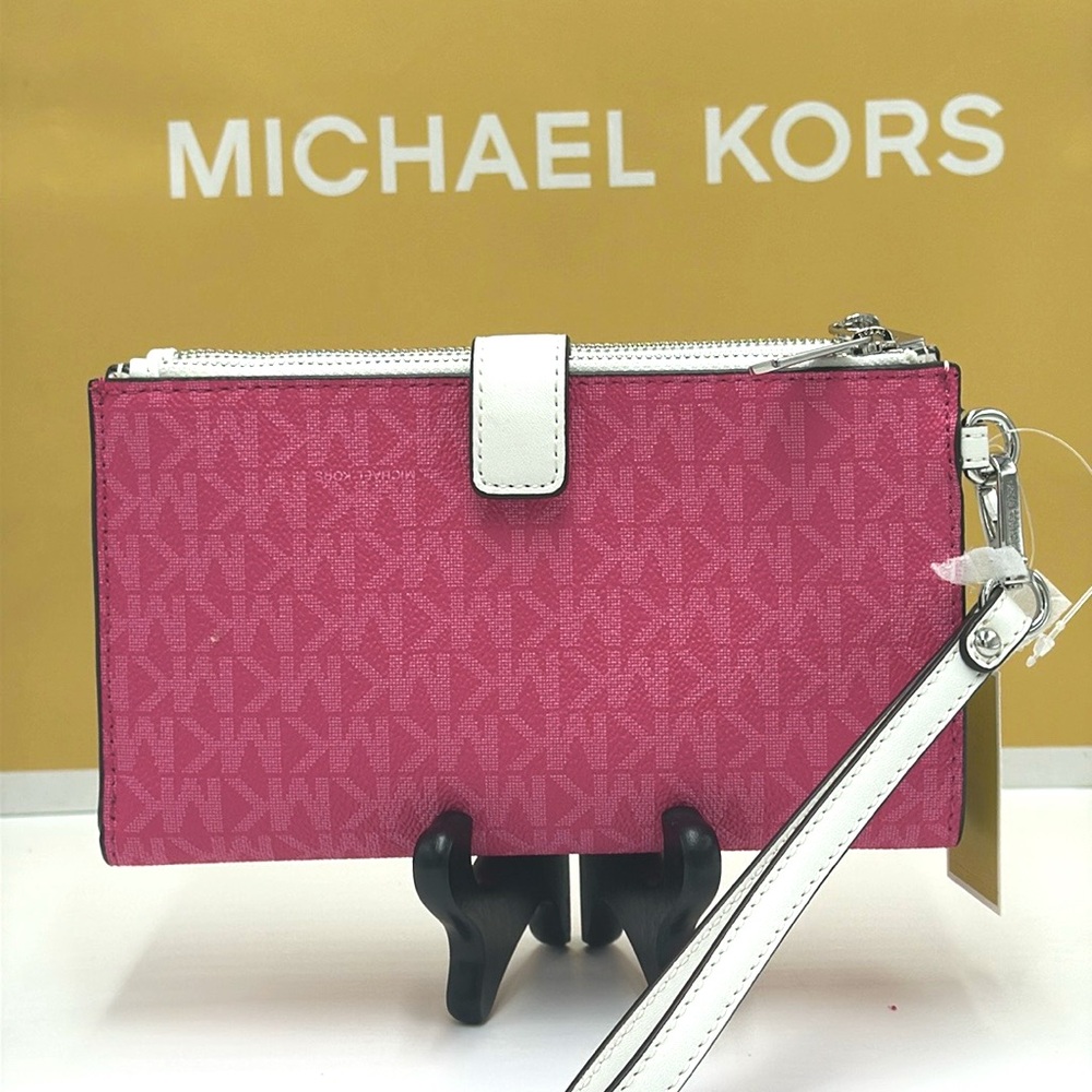 Michael Kors Jet Set Travel Large Embellished Signature Logo Wristlet
Dragonfrui - Picture 2 of 16